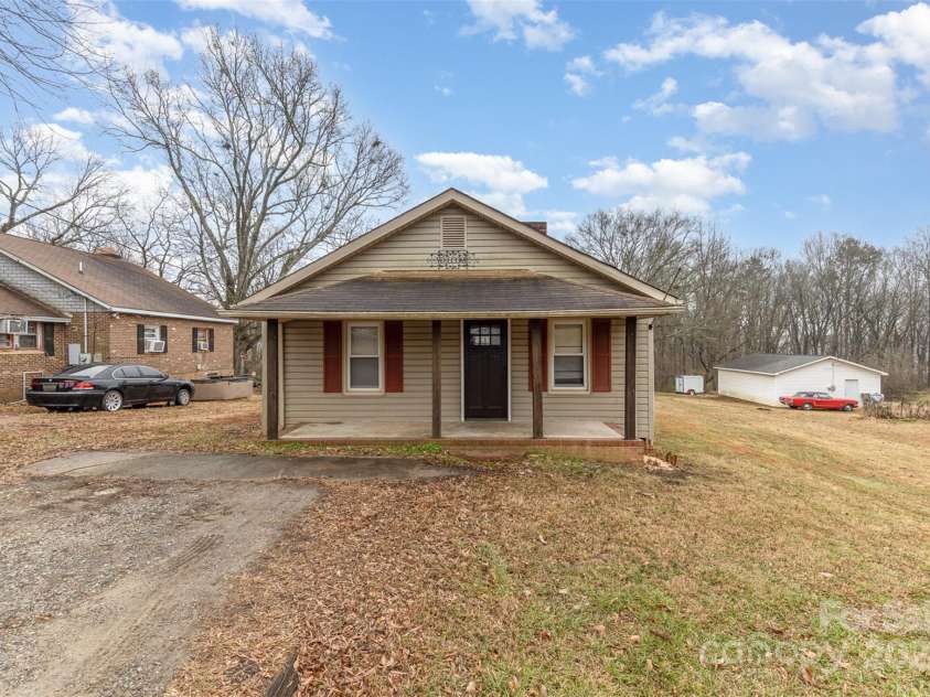 107 Mcginnis Street, Kings Mountain, NC 28086.  MLS# CAR4217487, YatesRealty ID 2779. 