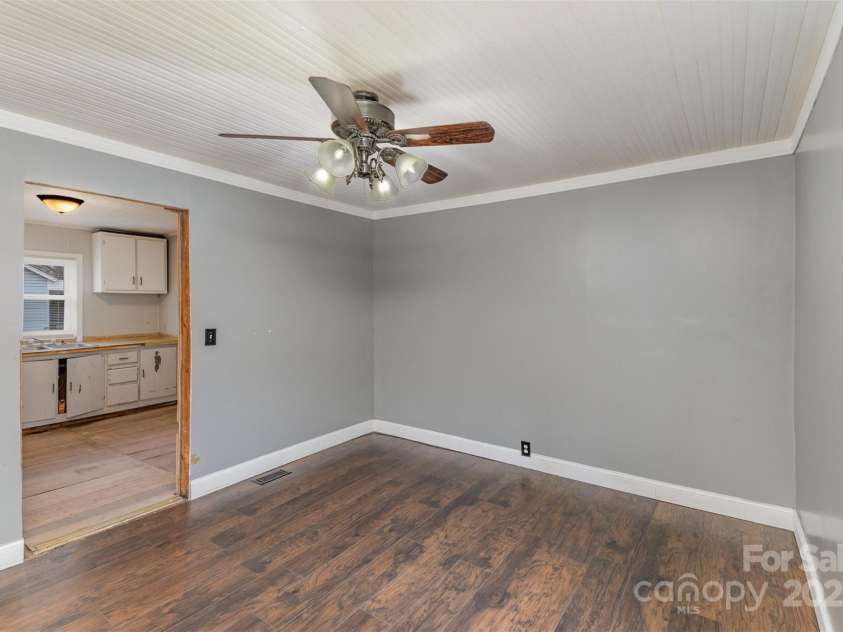 107 Mcginnis Street, Kings Mountain, NC 28086.  MLS# CAR4217487, YatesRealty ID 2779. 