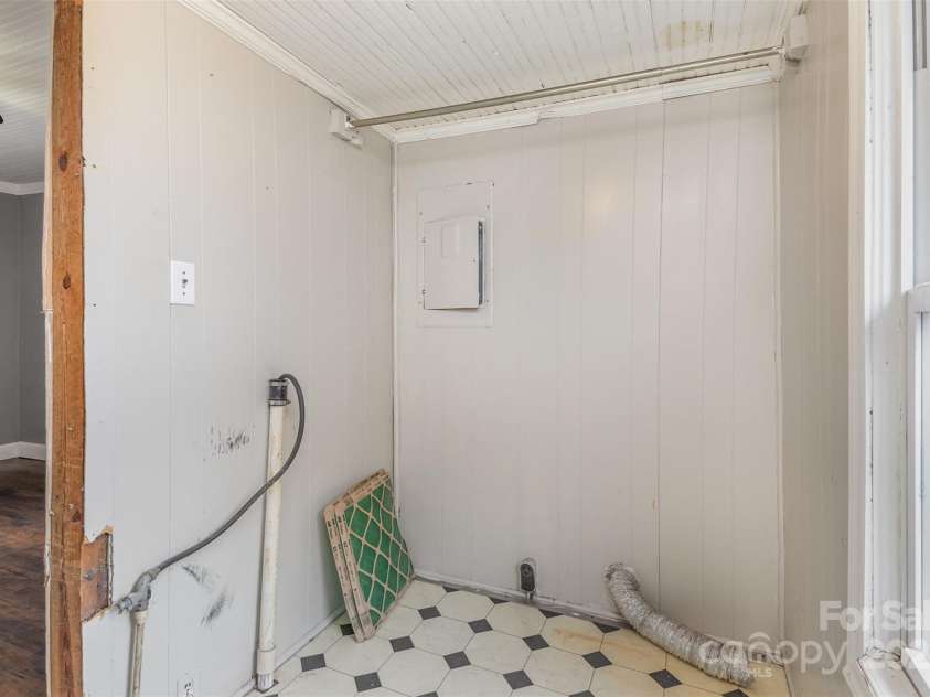 107 Mcginnis Street, Kings Mountain, NC 28086.  MLS# CAR4217487, YatesRealty ID 2779. 