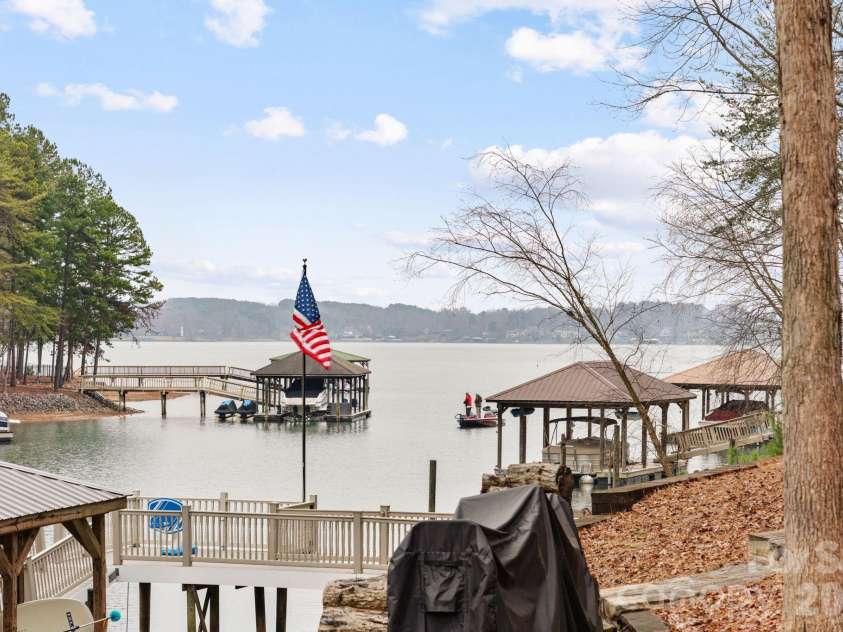 9156 Fair Oak Drive, Sherrills Ford, NC 28673.  MLS# CAR4351146, YatesRealty ID 2779. 