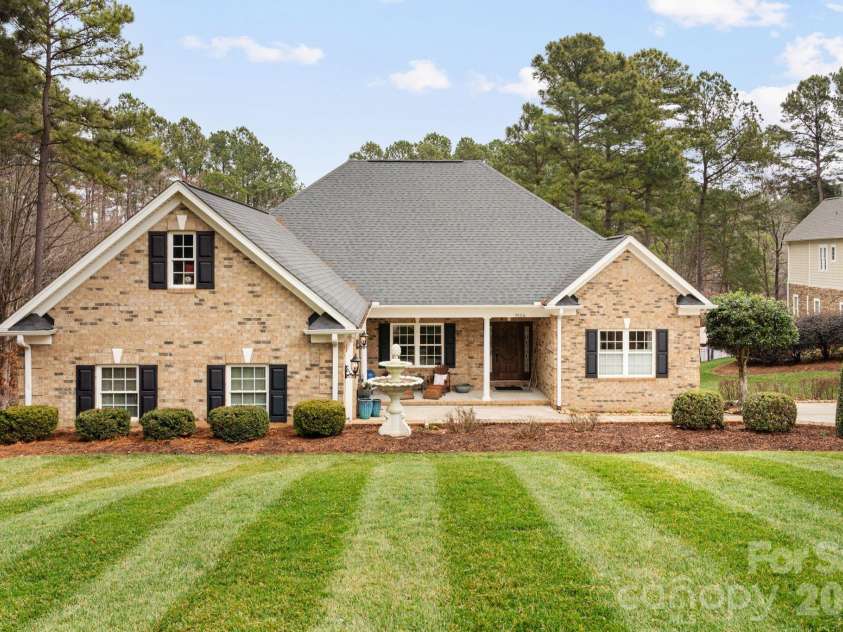 9156 Fair Oak Drive, Sherrills Ford, NC 28673.  MLS# CAR4351146, YatesRealty ID 2779. 