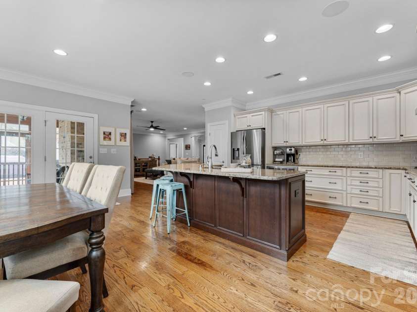 9156 Fair Oak Drive, Sherrills Ford, NC 28673.  MLS# CAR4351146, YatesRealty ID 2779. 