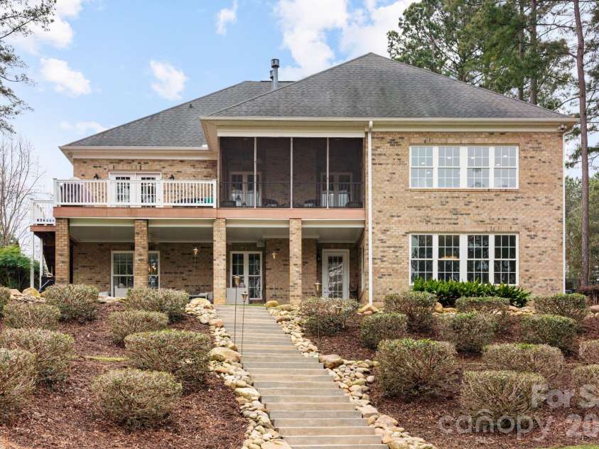 9156 Fair Oak Drive, Sherrills Ford, NC 28673.  MLS# CAR4351146, YatesRealty ID 2779. 