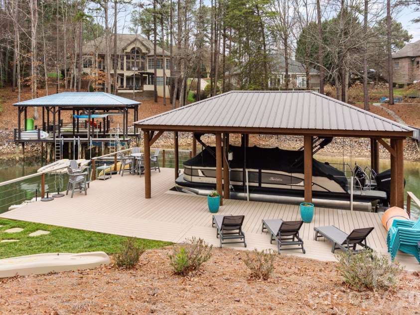 9156 Fair Oak Drive, Sherrills Ford, NC 28673.  MLS# CAR4351146, YatesRealty ID 2779. 