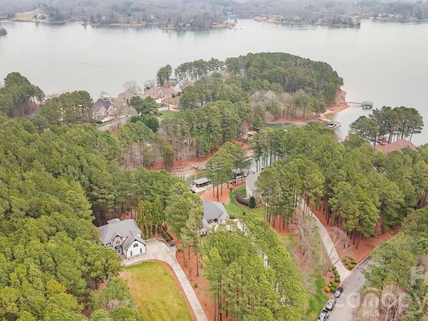 9156 Fair Oak Drive, Sherrills Ford, NC 28673.  MLS# CAR4351146, YatesRealty ID 2779. 