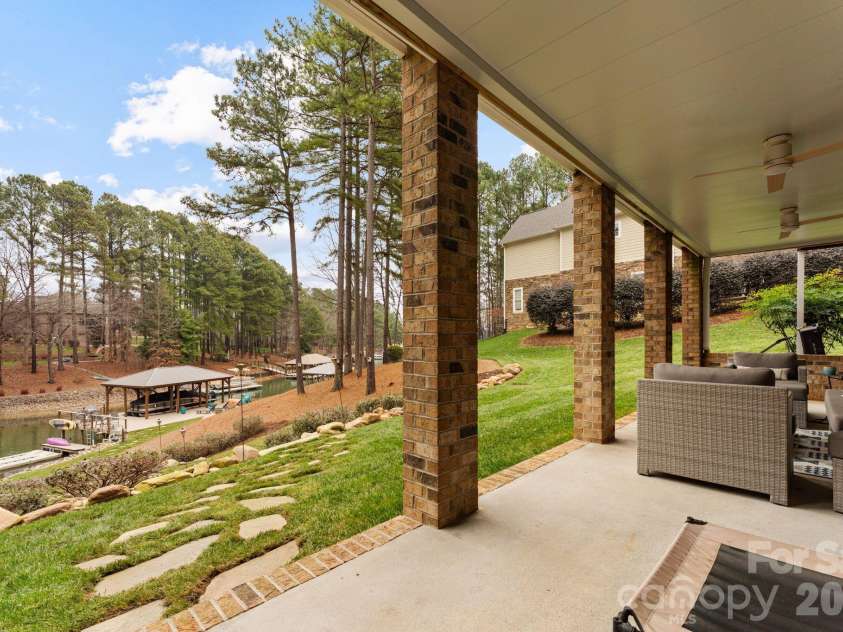 9156 Fair Oak Drive, Sherrills Ford, NC 28673.  MLS# CAR4351146, YatesRealty ID 2779. 