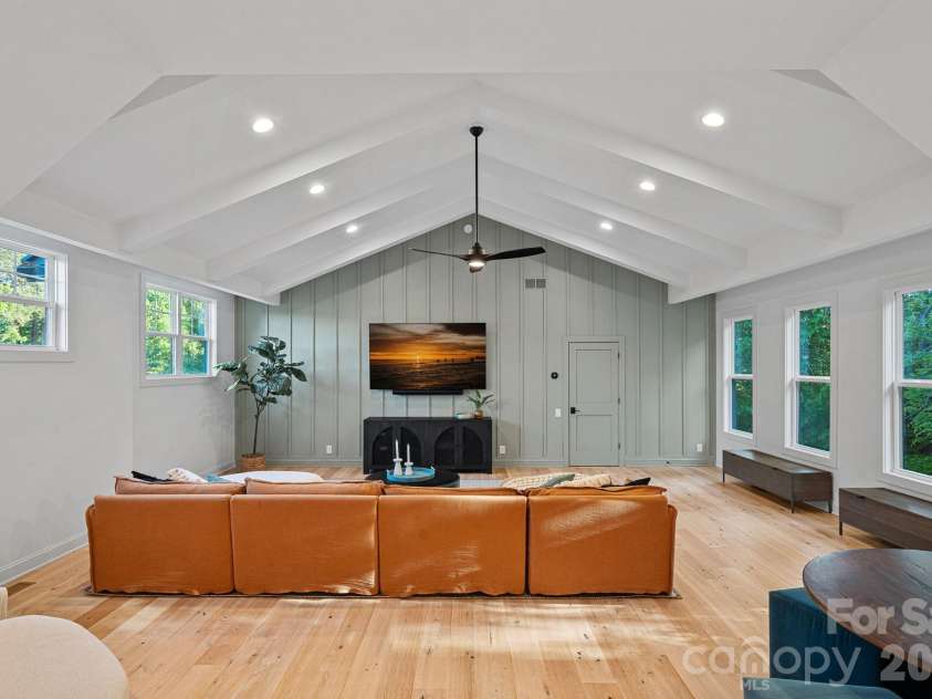 17416 Gillican Overlook Road, Davidson, NC 28036.  MLS# CAR4373444, YatesRealty ID 27790. Bonus room with vaulted ceiling.