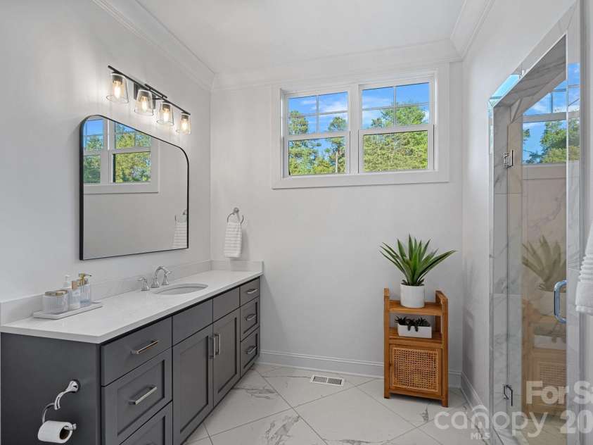 17416 Gillican Overlook Road, Davidson, NC 28036.  MLS# CAR4373444, YatesRealty ID 27790. Ensuite bath #5 has spacious walk-in shower