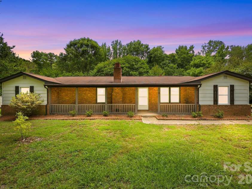 517 & 513 Cox Road, Salisbury, NC 28146.  MLS# CAR4389562, YatesRealty ID 27793. 517 Cox