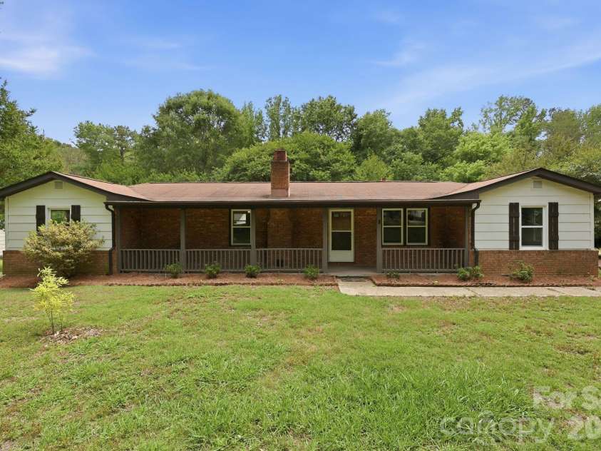 517 & 513 Cox Road, Salisbury, NC 28146.  MLS# CAR4389562, YatesRealty ID 27793. 