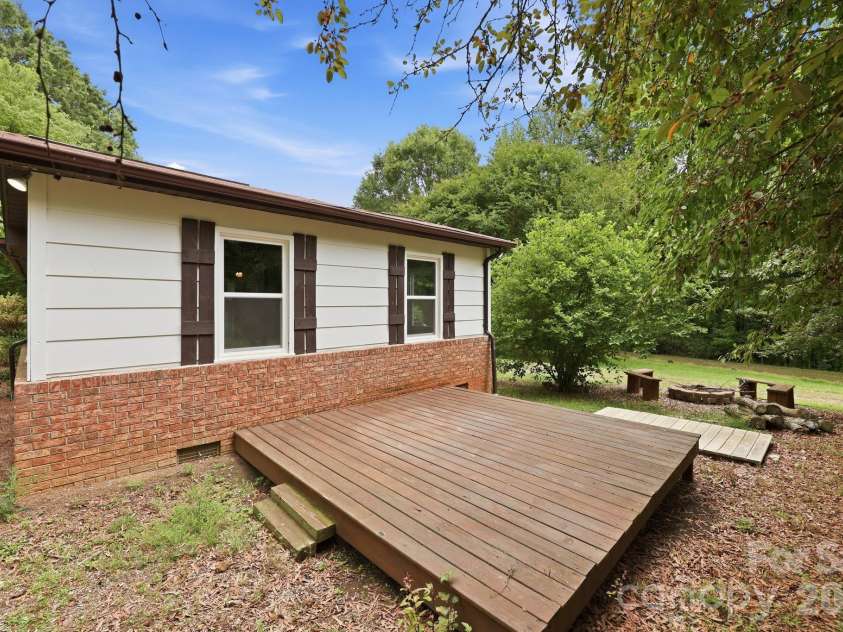 517 & 513 Cox Road, Salisbury, NC 28146.  MLS# CAR4389562, YatesRealty ID 27793. 
