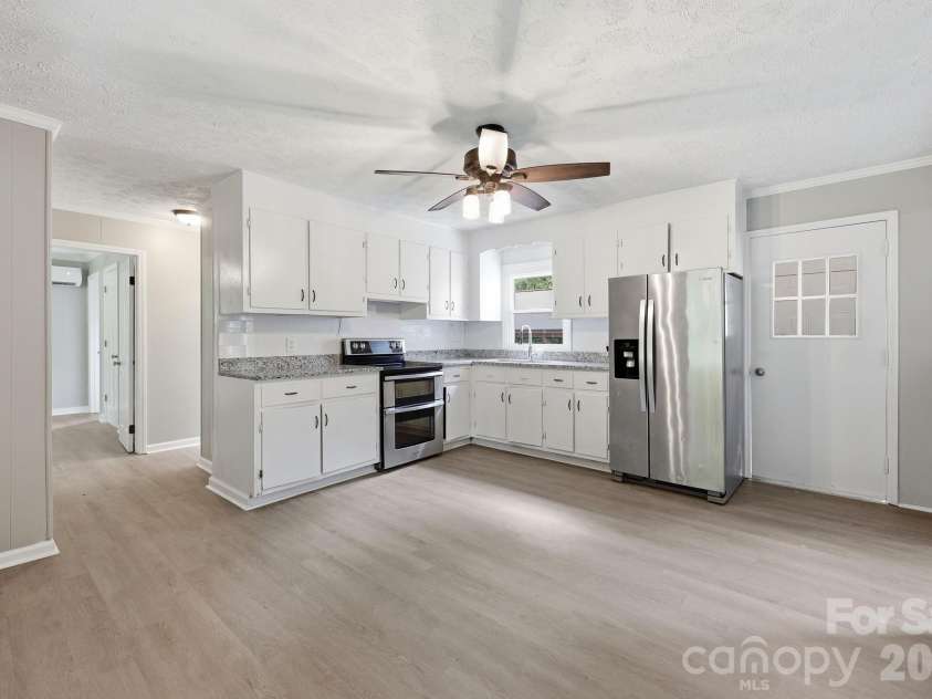 517 & 513 Cox Road, Salisbury, NC 28146.  MLS# CAR4389562, YatesRealty ID 27793. 