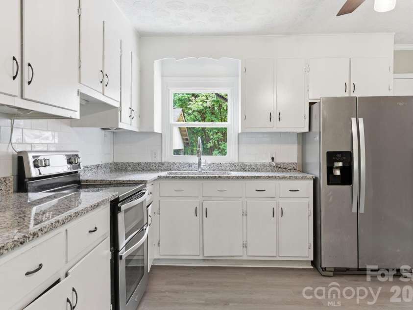 517 & 513 Cox Road, Salisbury, NC 28146.  MLS# CAR4389562, YatesRealty ID 27793. 