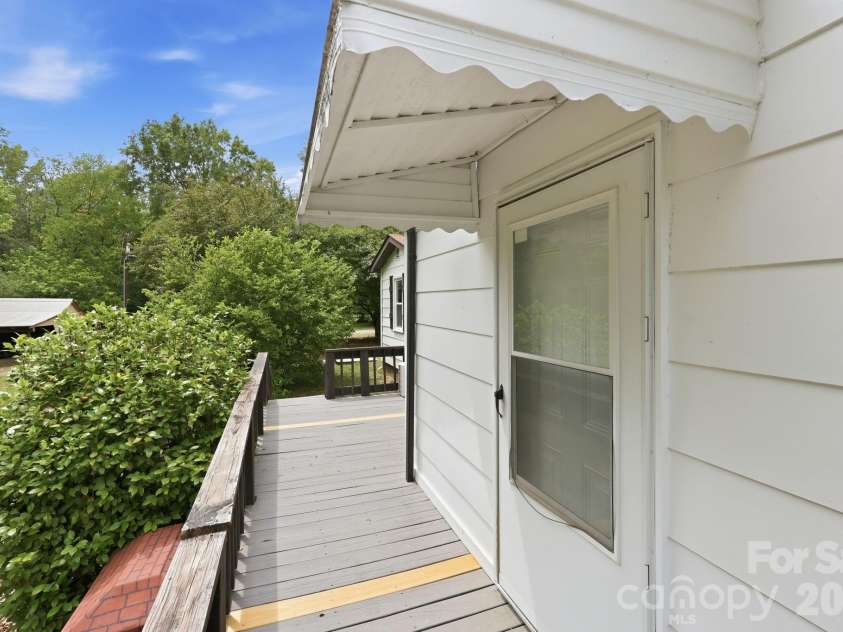 517 & 513 Cox Road, Salisbury, NC 28146.  MLS# CAR4389562, YatesRealty ID 27793. 