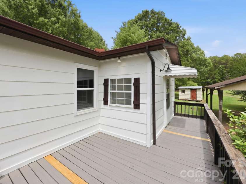 517 & 513 Cox Road, Salisbury, NC 28146.  MLS# CAR4389562, YatesRealty ID 27793. 