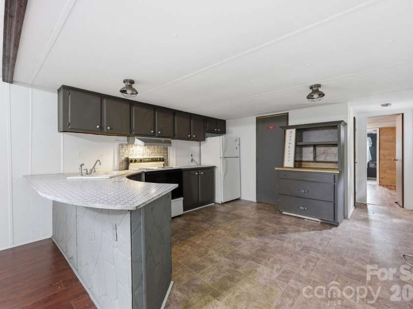 517 & 513 Cox Road, Salisbury, NC 28146.  MLS# CAR4389562, YatesRealty ID 27793. 