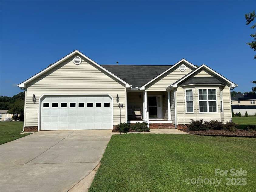 215 Autumn Chapel Drive, Salisbury, NC 28147.  MLS# CAR4285047, YatesRealty ID 27794. 