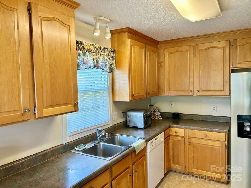 215 Autumn Chapel Drive, Salisbury, NC 28147.  MLS# CAR4285047, YatesRealty ID 27794. 