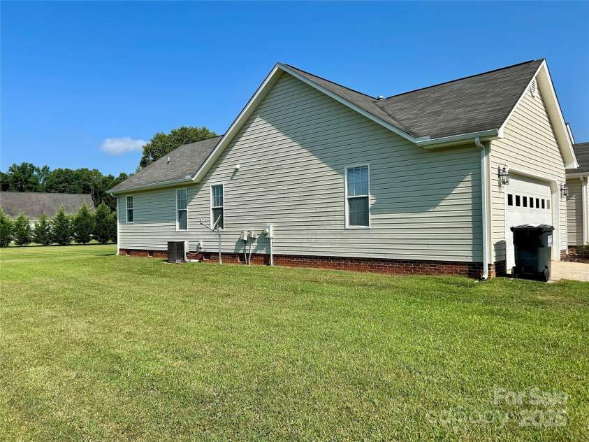 215 Autumn Chapel Drive, Salisbury, NC 28147.  MLS# CAR4285047, YatesRealty ID 27794. 