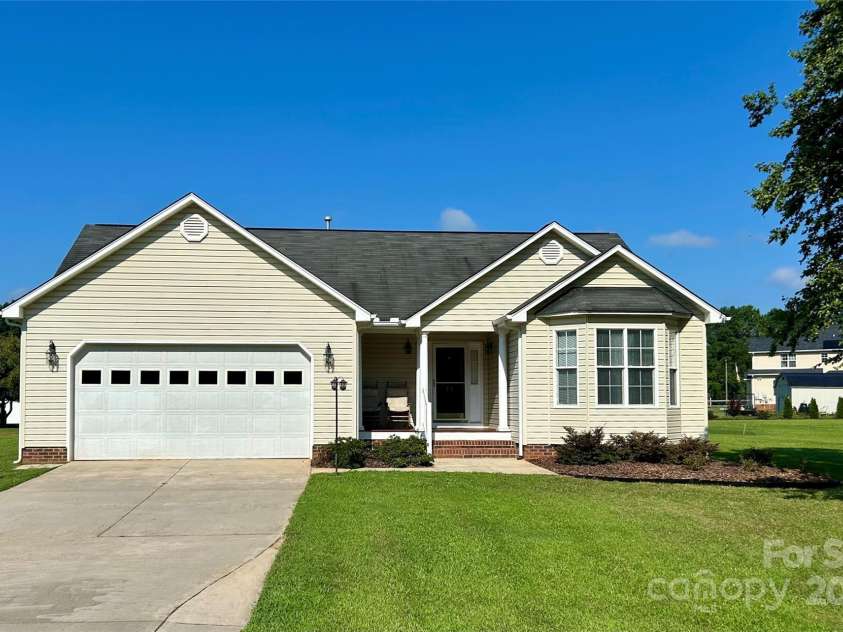 215 Autumn Chapel Drive, Salisbury, NC 28147.  MLS# CAR4285047, YatesRealty ID 27794. 