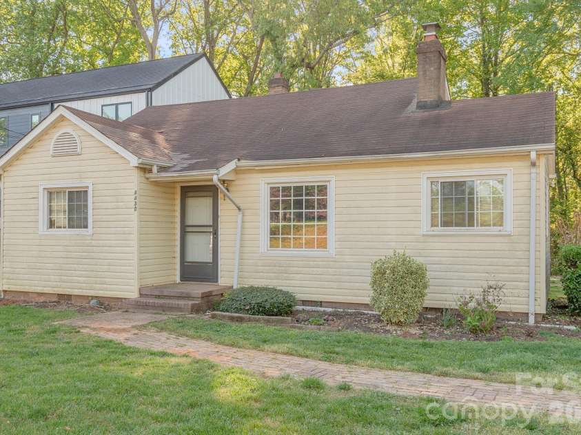4430 Tyvola Road, Charlotte, NC 28208.  MLS# CAR4368437, YatesRealty ID 27794. 