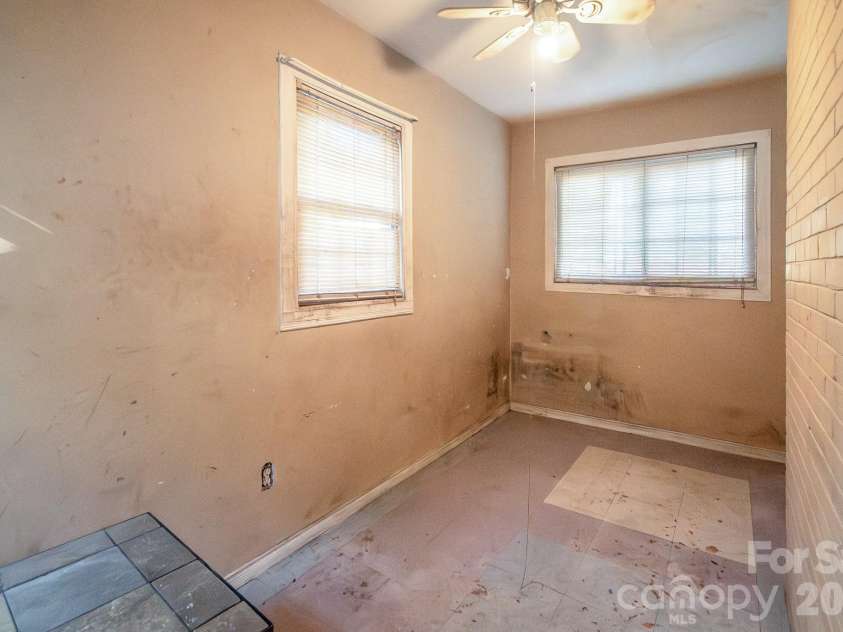 4430 Tyvola Road, Charlotte, NC 28208.  MLS# CAR4368437, YatesRealty ID 27794. 