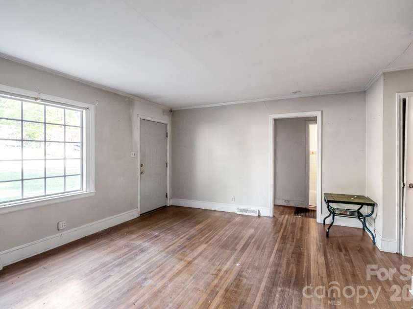 4430 Tyvola Road, Charlotte, NC 28208.  MLS# CAR4368437, YatesRealty ID 27794. 