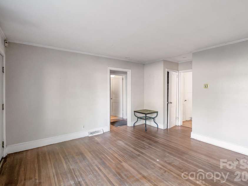 4430 Tyvola Road, Charlotte, NC 28208.  MLS# CAR4368437, YatesRealty ID 27794. 