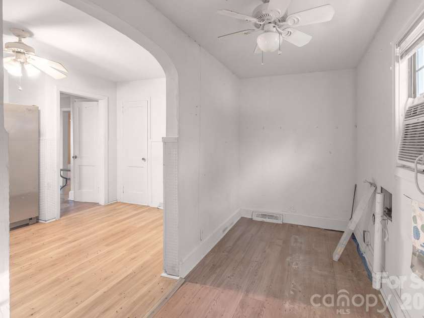 4430 Tyvola Road, Charlotte, NC 28208.  MLS# CAR4368437, YatesRealty ID 27794. 