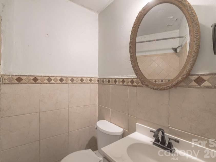 4430 Tyvola Road, Charlotte, NC 28208.  MLS# CAR4368437, YatesRealty ID 27794. 