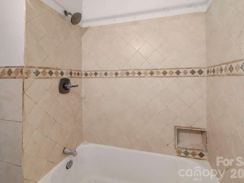 4430 Tyvola Road, Charlotte, NC 28208.  MLS# CAR4368437, YatesRealty ID 27794. 