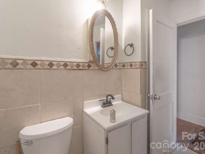 4430 Tyvola Road, Charlotte, NC 28208.  MLS# CAR4368437, YatesRealty ID 27794. 