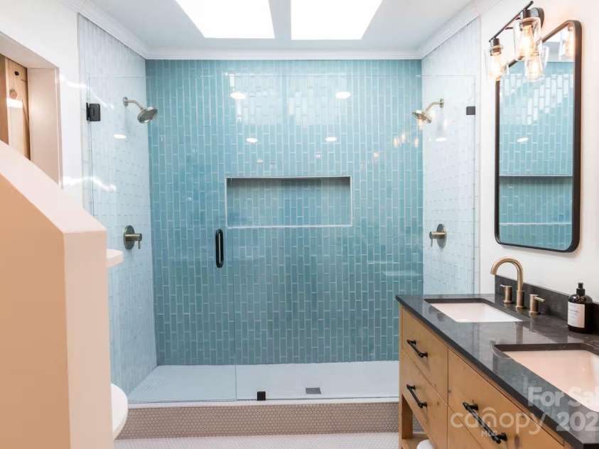 2 Shady Oak Lane, Arden, NC 28704.  MLS# CAR4285057, YatesRealty ID 27795. 