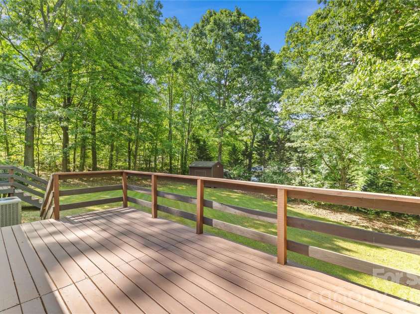 5021 Raintree Lane, Maiden, NC 28650.  MLS# CAR4387189, YatesRealty ID 27795. 