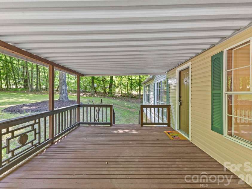 5021 Raintree Lane, Maiden, NC 28650.  MLS# CAR4387189, YatesRealty ID 27795. Covered front porch