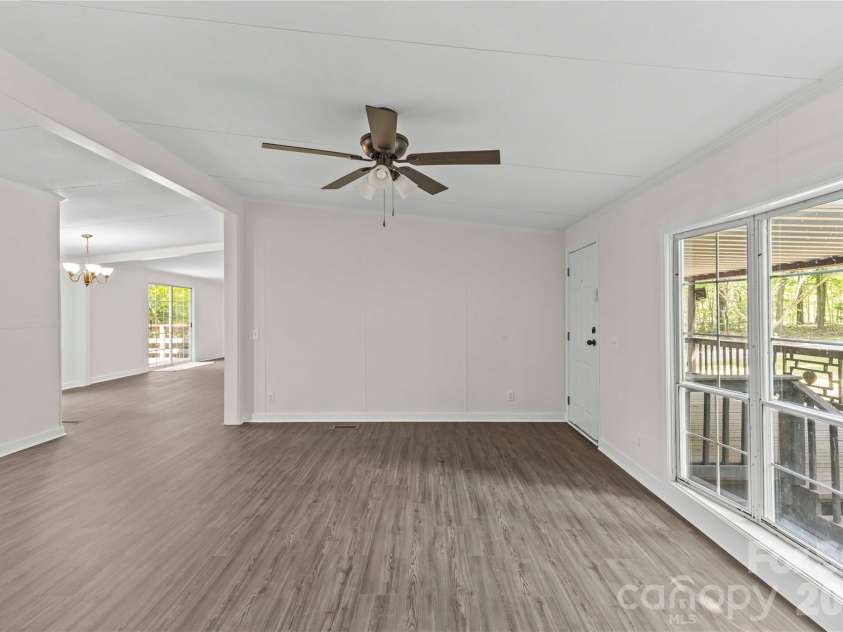 5021 Raintree Lane, Maiden, NC 28650.  MLS# CAR4387189, YatesRealty ID 27795. Greatroom