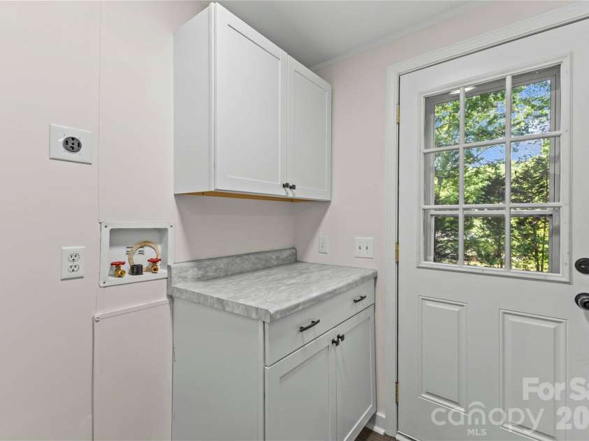 5021 Raintree Lane, Maiden, NC 28650.  MLS# CAR4387189, YatesRealty ID 27795. Laundry room