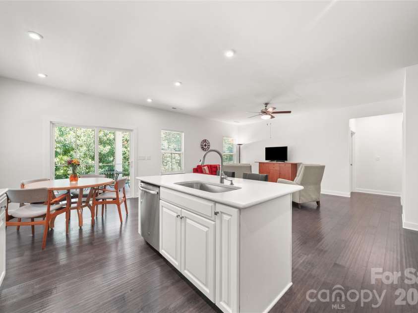 10050 Lilac Court, Charlotte, NC 28215.  MLS# CAR4381011, YatesRealty ID 27797. Kitchen into Dining Room