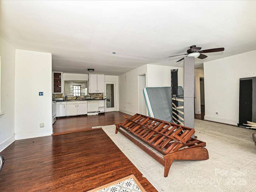 2733 Palm Avenue, Charlotte, NC 28205.  MLS# CAR4284729, YatesRealty ID 27797. 