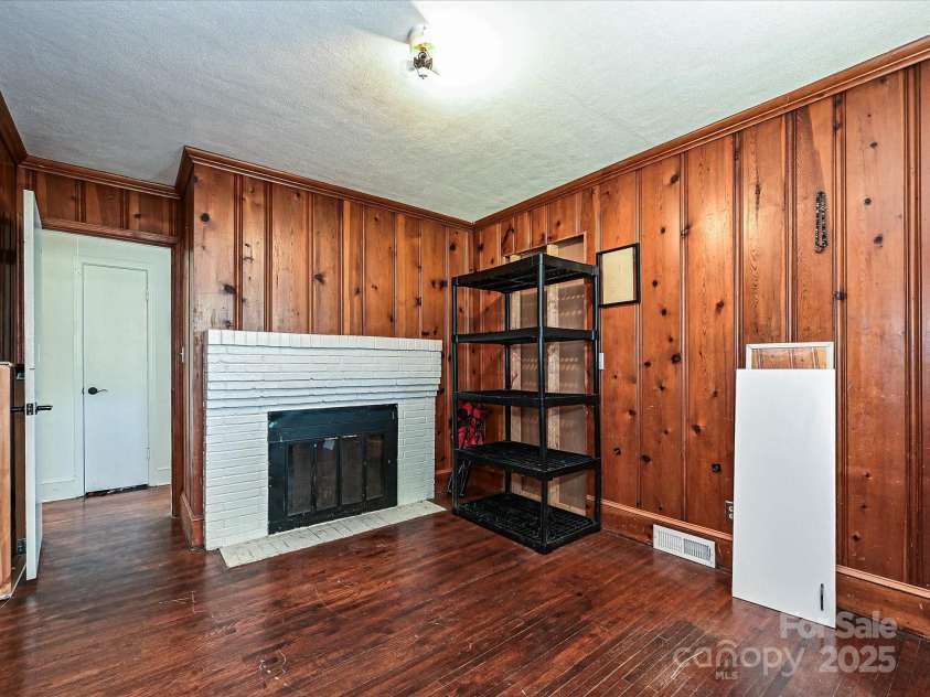 2733 Palm Avenue, Charlotte, NC 28205.  MLS# CAR4284729, YatesRealty ID 27797. 