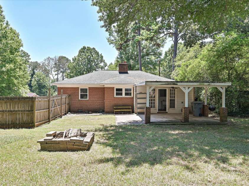 2733 Palm Avenue, Charlotte, NC 28205.  MLS# CAR4284729, YatesRealty ID 27797. 