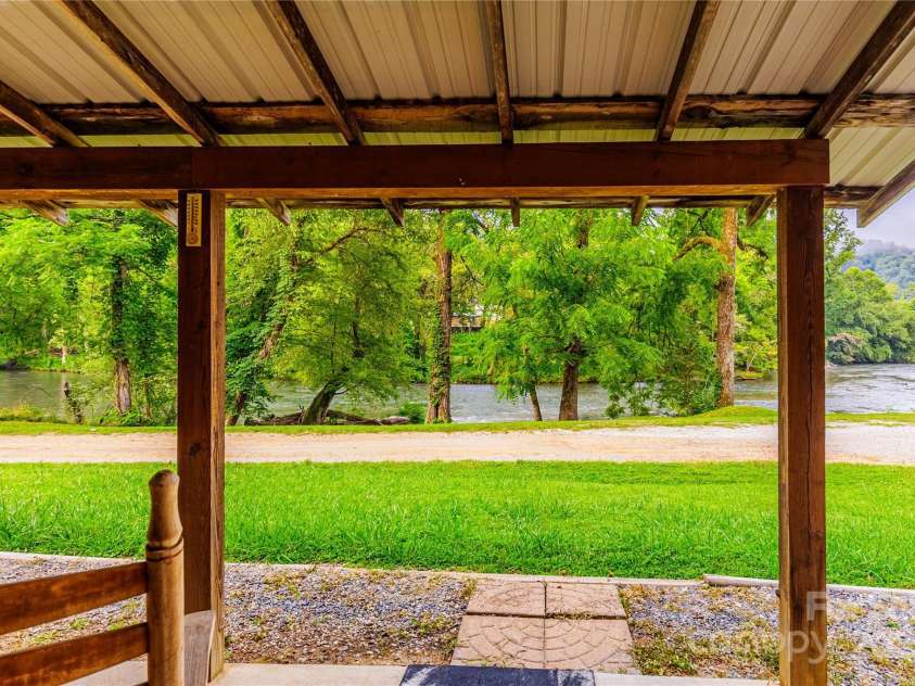 41 Dam Road, Bryson City, NC 28713.  MLS# CAR4284112, YatesRealty ID 27798. 