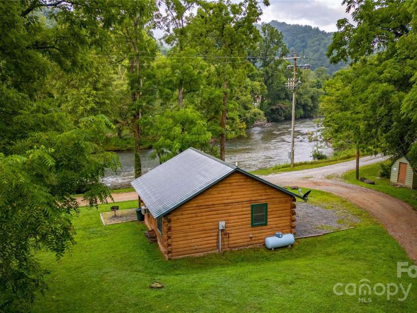 41 Dam Road, Bryson City, NC 28713.  MLS# CAR4284112, YatesRealty ID 27798. 