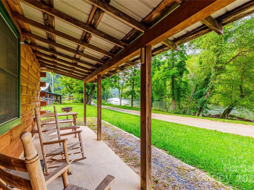 41 Dam Road, Bryson City, NC 28713.  MLS# CAR4284112, YatesRealty ID 27798. 