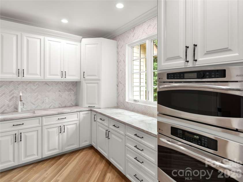 672 Walnut Valley Parkway, Arden, NC 28704.  MLS# CAR4373845, YatesRealty ID 27798. 