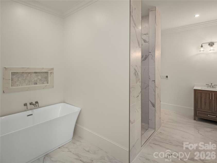 672 Walnut Valley Parkway, Arden, NC 28704.  MLS# CAR4373845, YatesRealty ID 27798. 