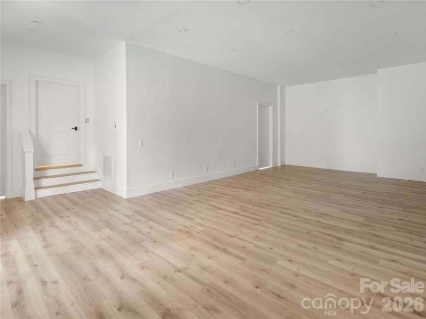 672 Walnut Valley Parkway, Arden, NC 28704.  MLS# CAR4373845, YatesRealty ID 27798. 