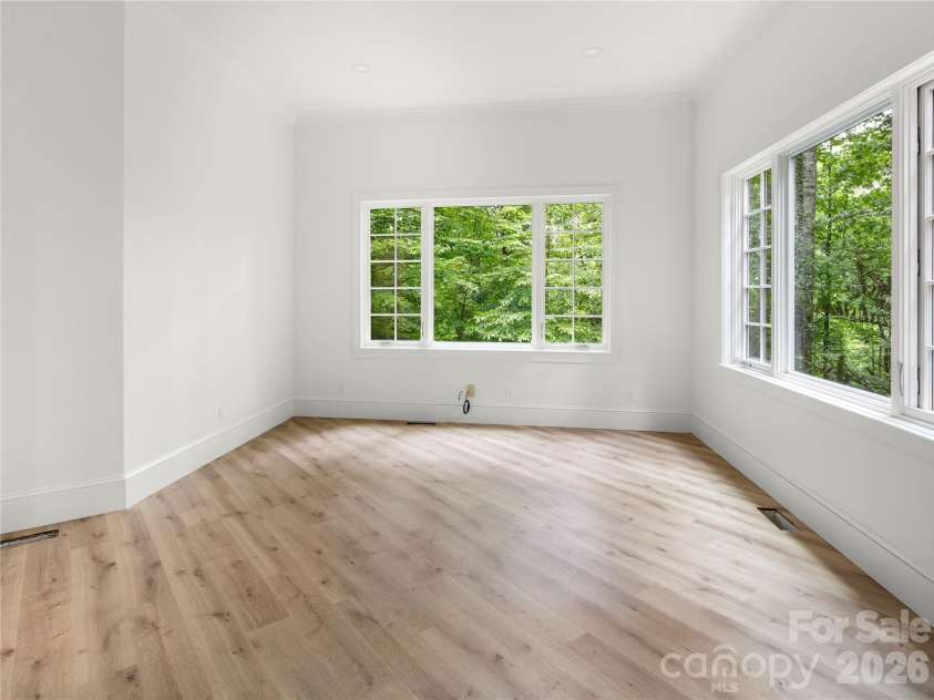 672 Walnut Valley Parkway, Arden, NC 28704.  MLS# CAR4373845, YatesRealty ID 27798. 
