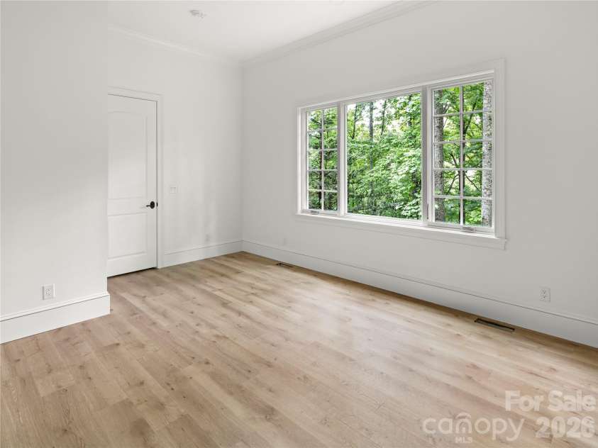 672 Walnut Valley Parkway, Arden, NC 28704.  MLS# CAR4373845, YatesRealty ID 27798. 