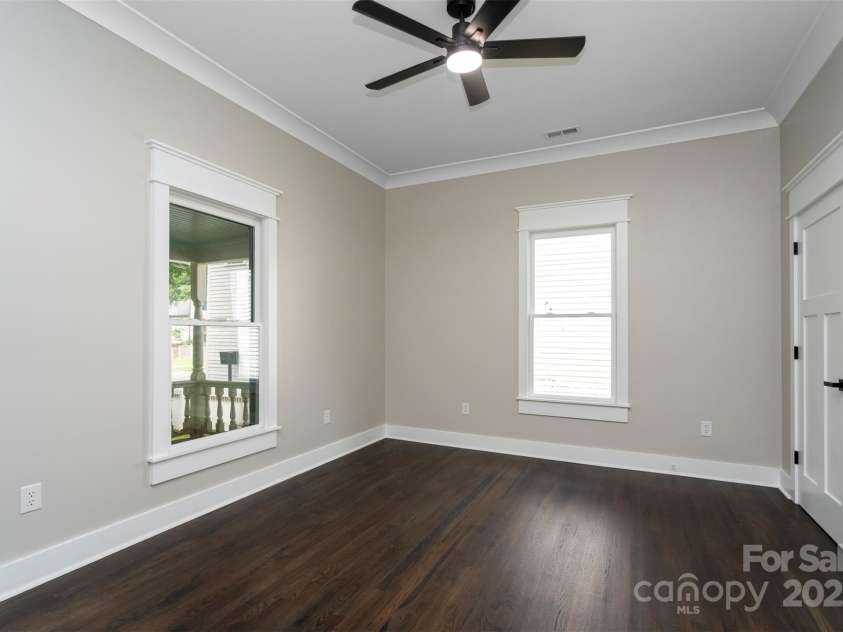 420 Bank Street, Salisbury, NC 28144.  MLS# CAR4283638, YatesRealty ID 27800. 
